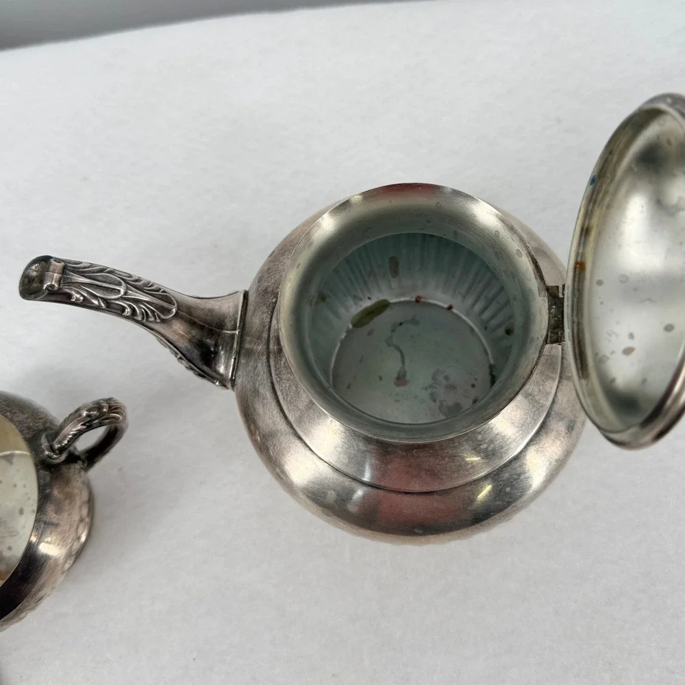 Vintage Oneida USA Silver Plated Teapot and Lidded Sugar Bowl Set Gadroon Design